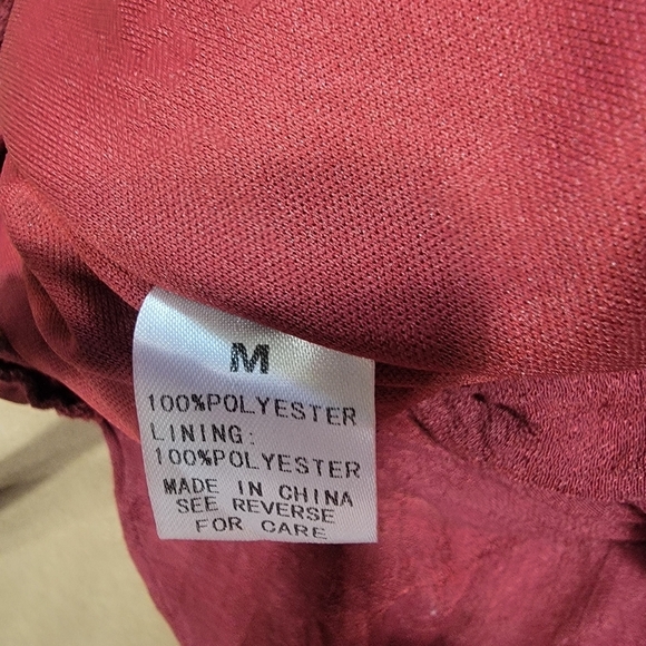 Wishlist Size M Wine / Burgundy Sleeveless, Open Back, Crepe Shorts Romper - Picture 15 of 15